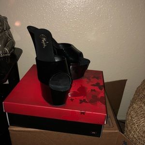 Pleaser stripper shoes