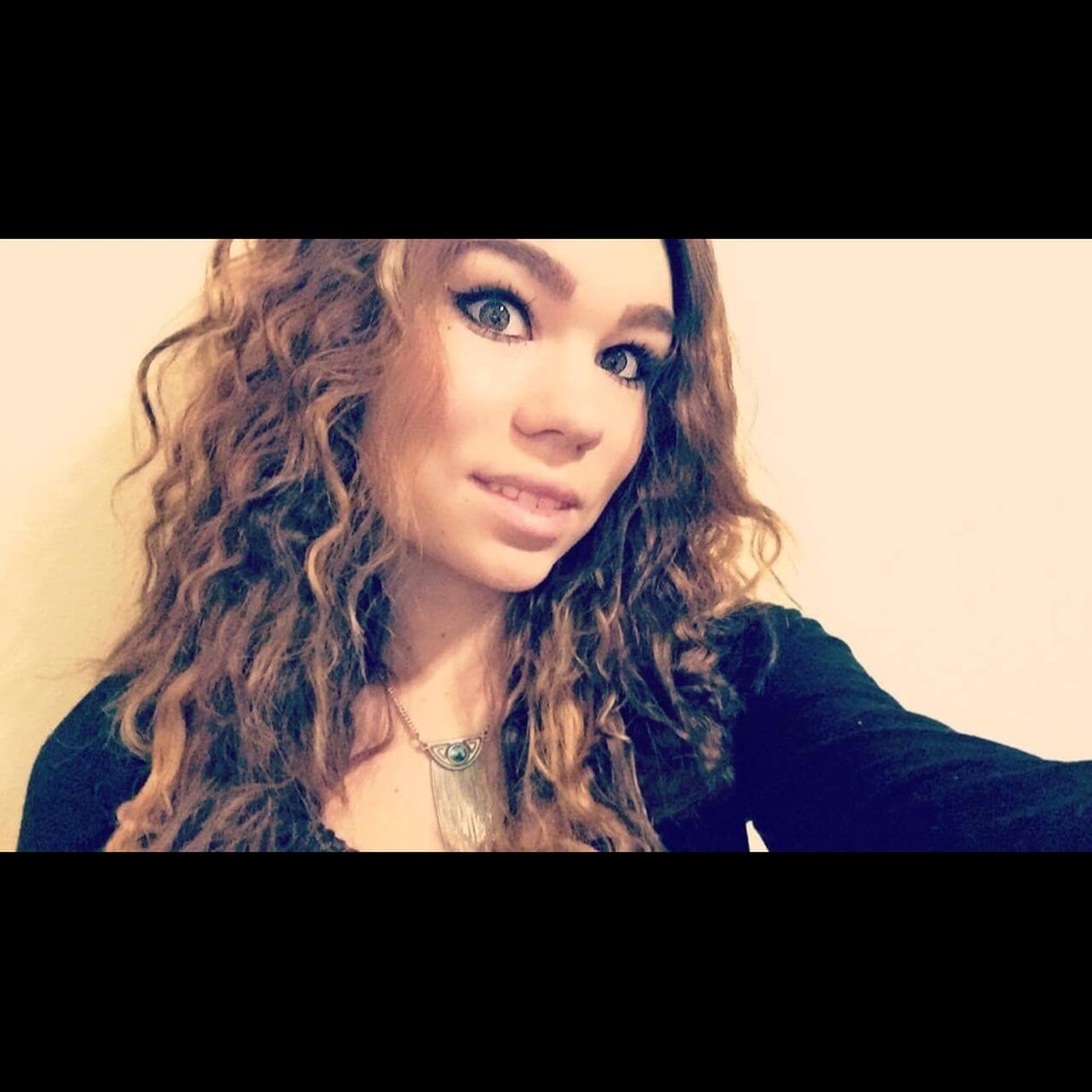 Meet your Posher, Abigail