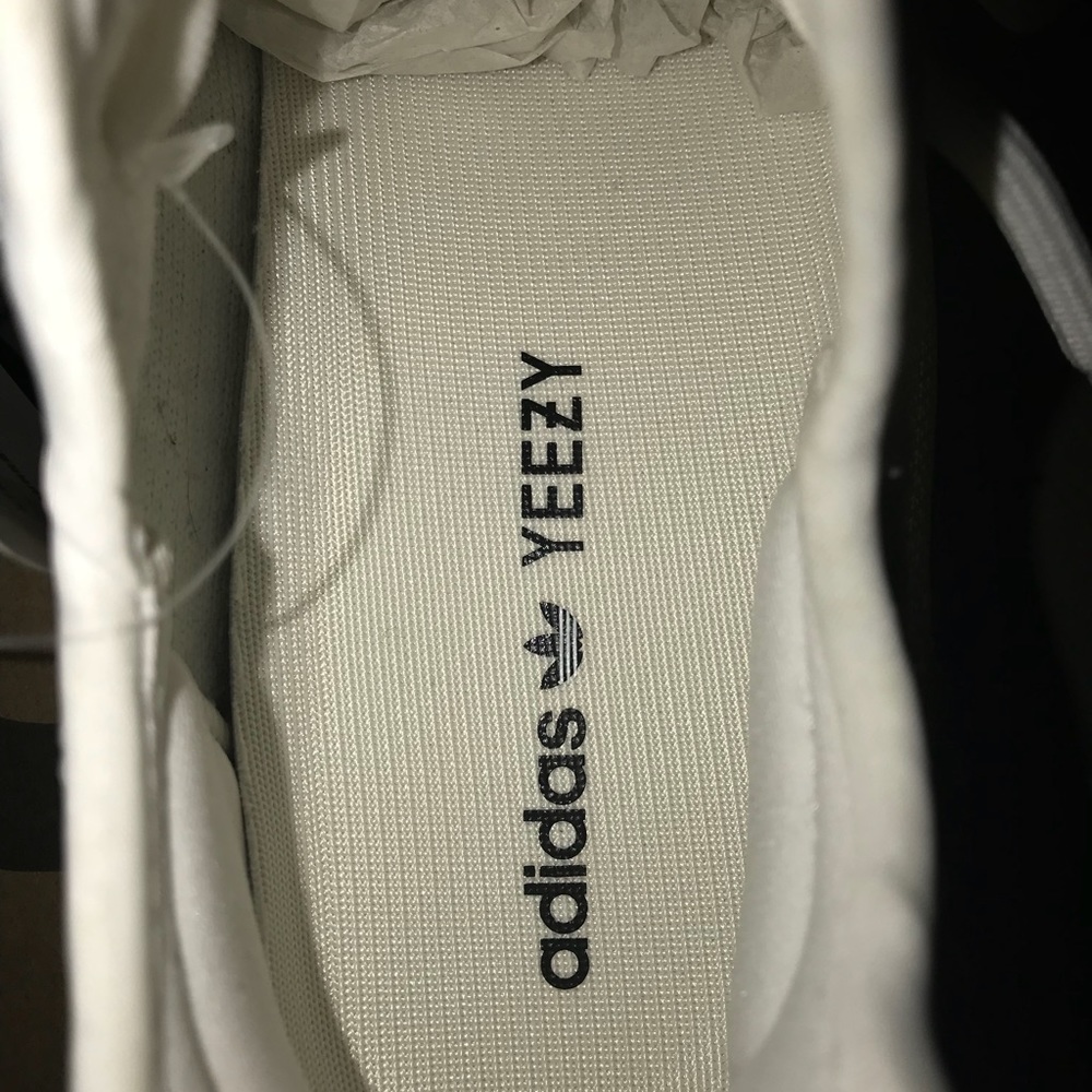 yeezy are authentic and come with everything shown - Picture 3 of 6