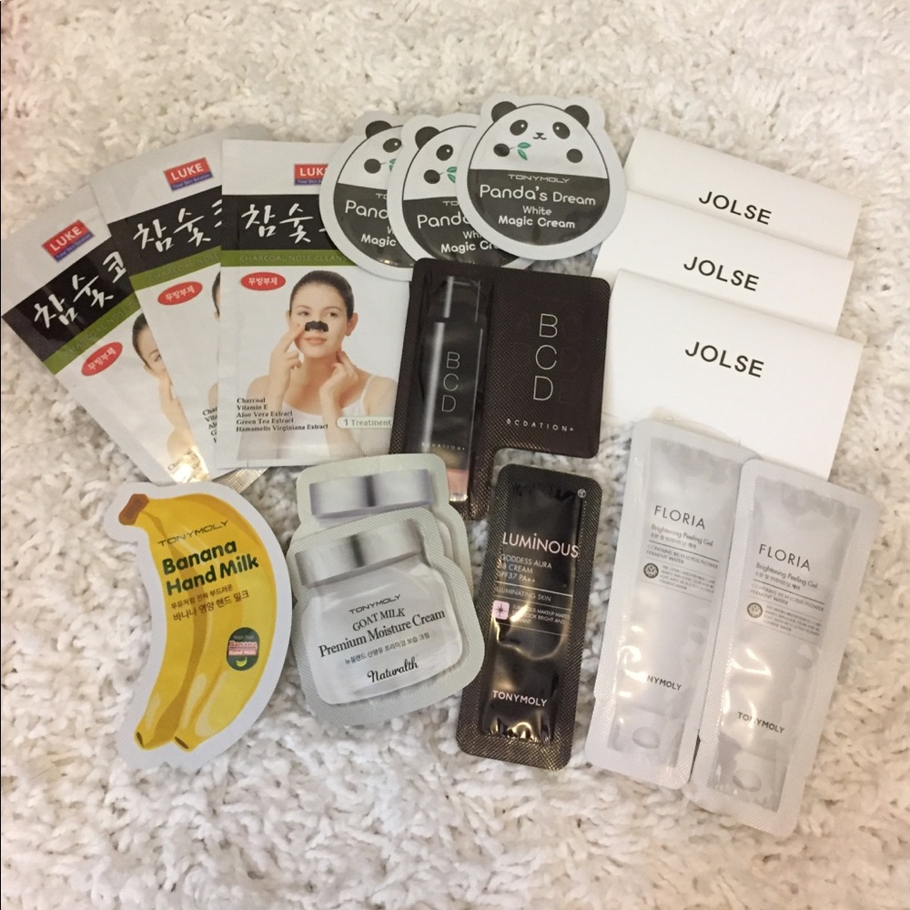 FREE SAMPLES WITH PURCHASE Korean Skincare/Makeup