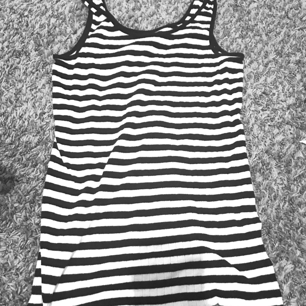 Black and white striped “tami”