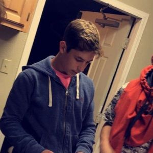 Meet your Posher, Levi