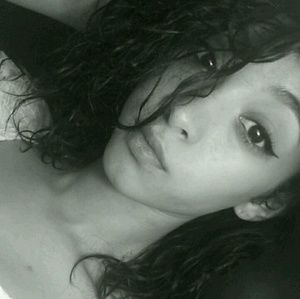 Meet your Posher, Dyannie