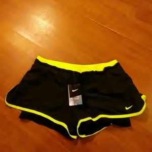 NWOT Nike dri-fit shorts