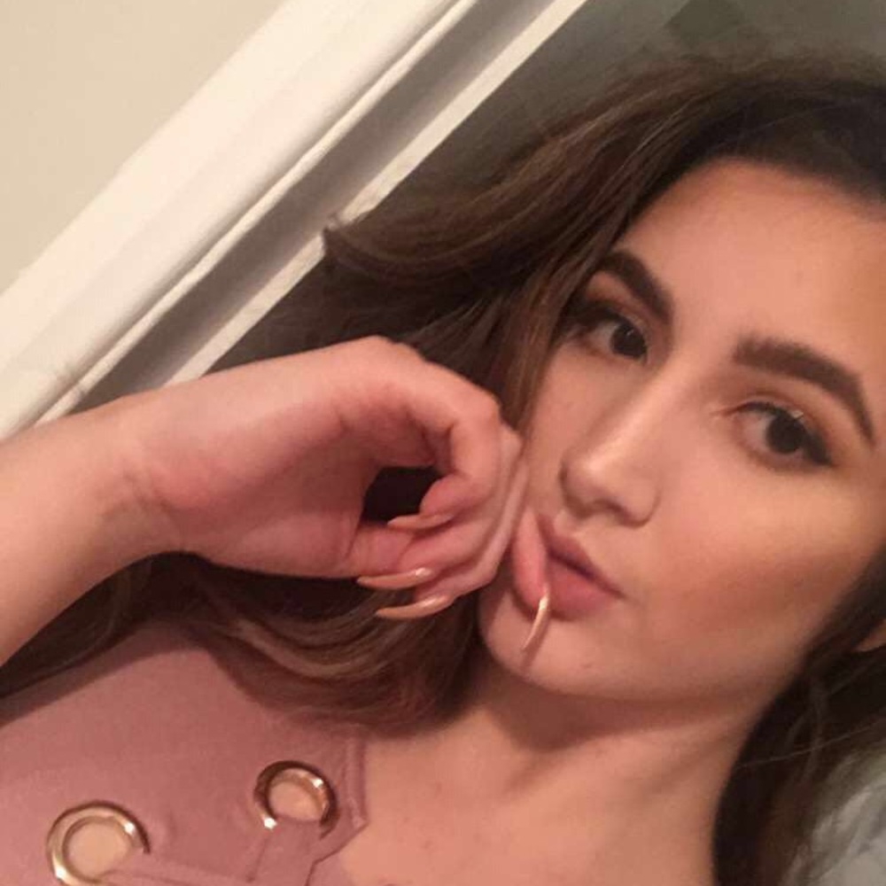 Meet your Posher, Celeste