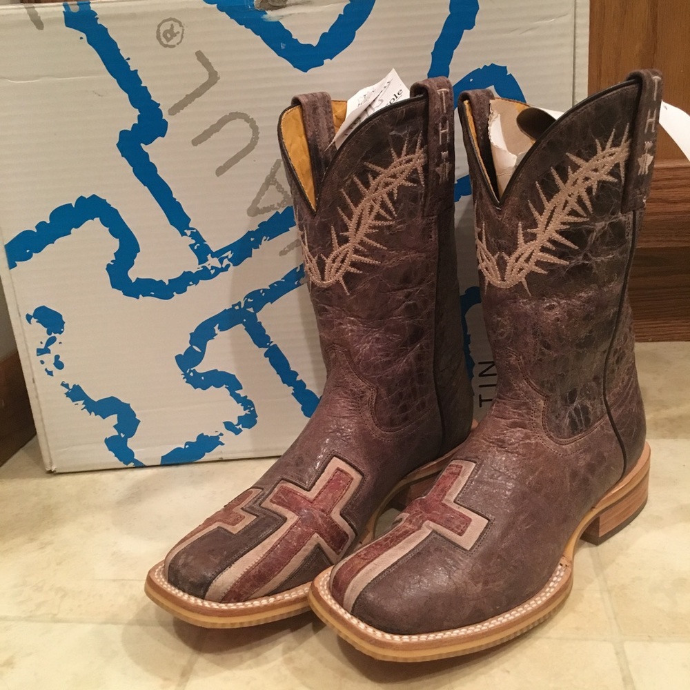 Women's cowboy boots