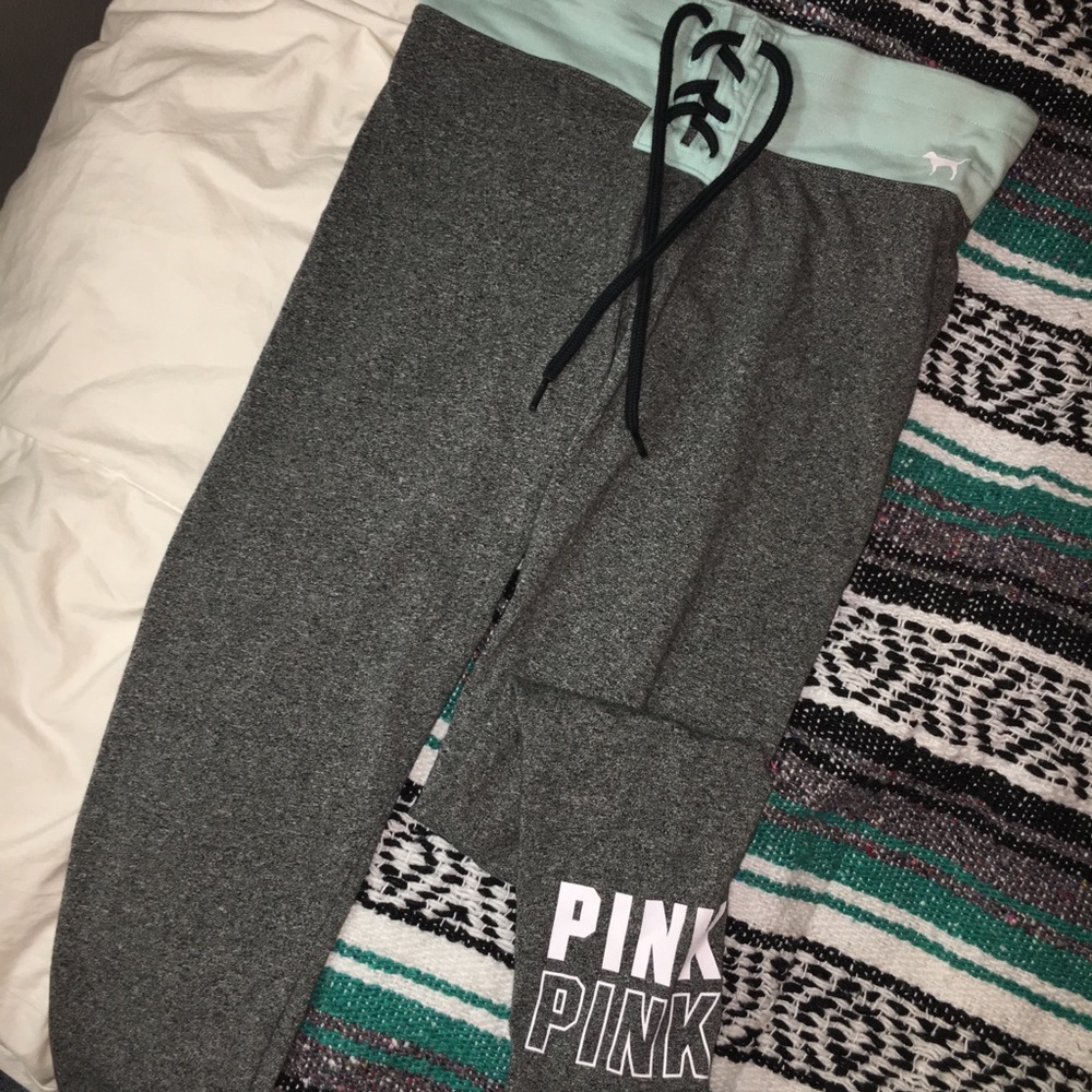 Pink yoga leggings