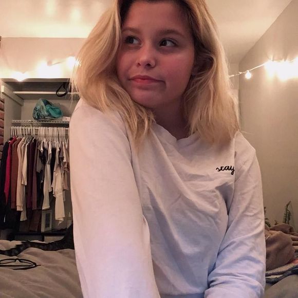 Meet your Posher, Tabitha - Picture 1 of 1