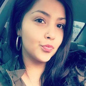 Meet your Posher, Adrianna