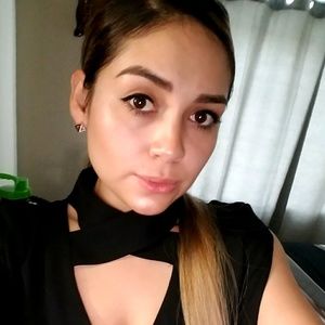 Meet your Posher, Yaneth