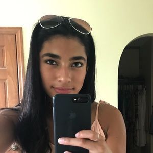 Meet your Posher, Ana