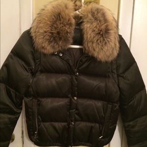 Winter puffer jacket with removable fur collar