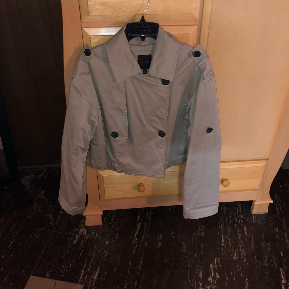 Khaki Crop Trench coat.