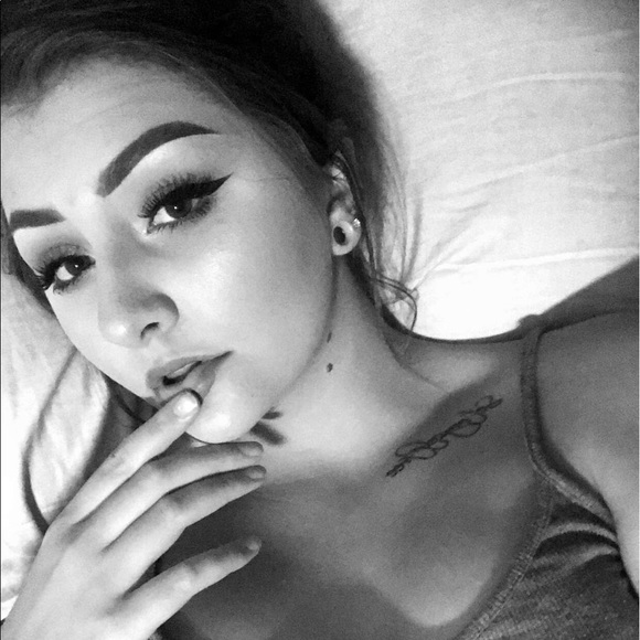 Meet your Posher, Whitney - Picture 1 of 1