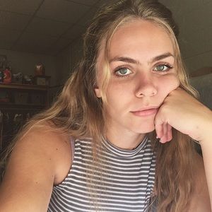 Meet your Posher, Caroline