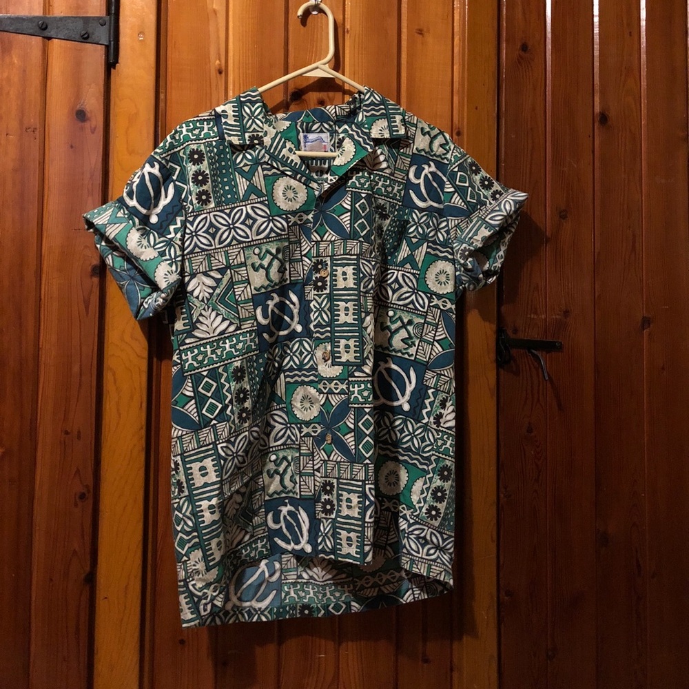 Thrifted Short Sleeve Hawaii Shirt