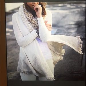 Lovely Anthropologie sweater size Small