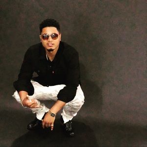 Meet your Posher, Taron