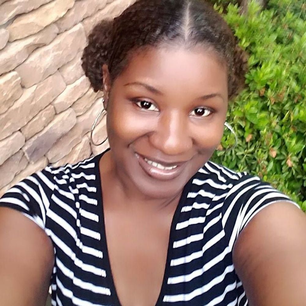 Meet your Posher, Tia