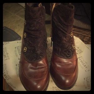 L’ ARTISTE vintage look leather boot