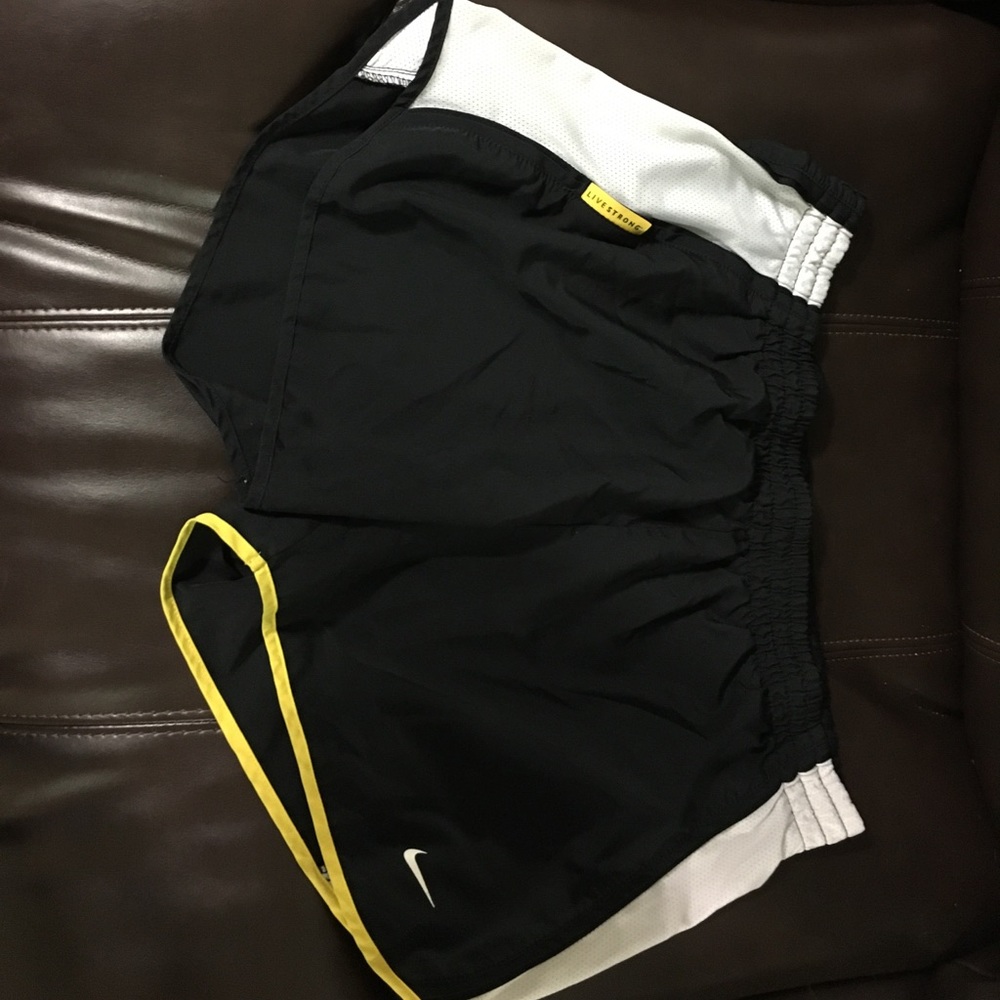 Nike livestrong short (RESERVED)