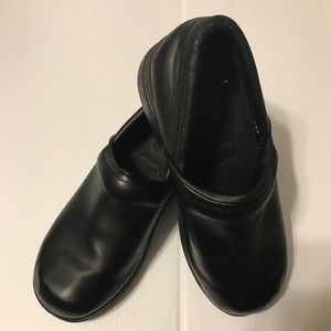 TredSafe slip resistant nursing size 8 wide