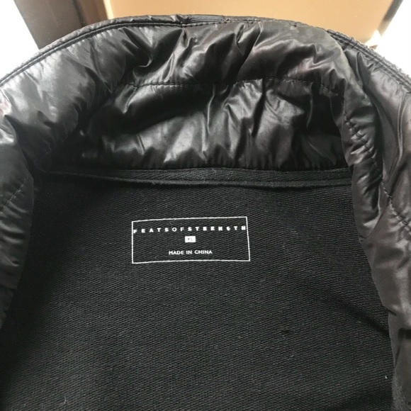 Sweatshirt - Picture 2 of 3