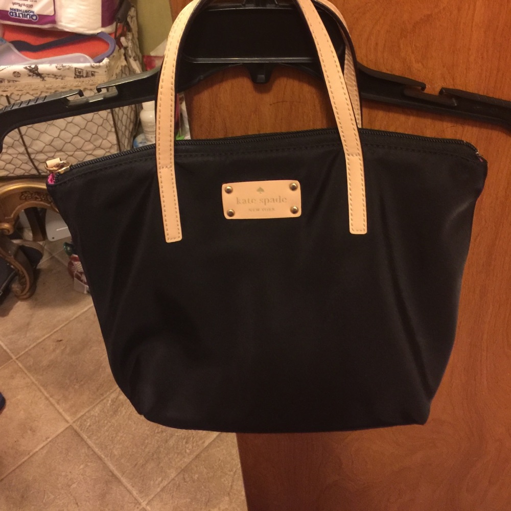 Small Kate Spade purse.