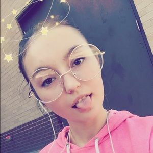 Meet your Posher, Briana