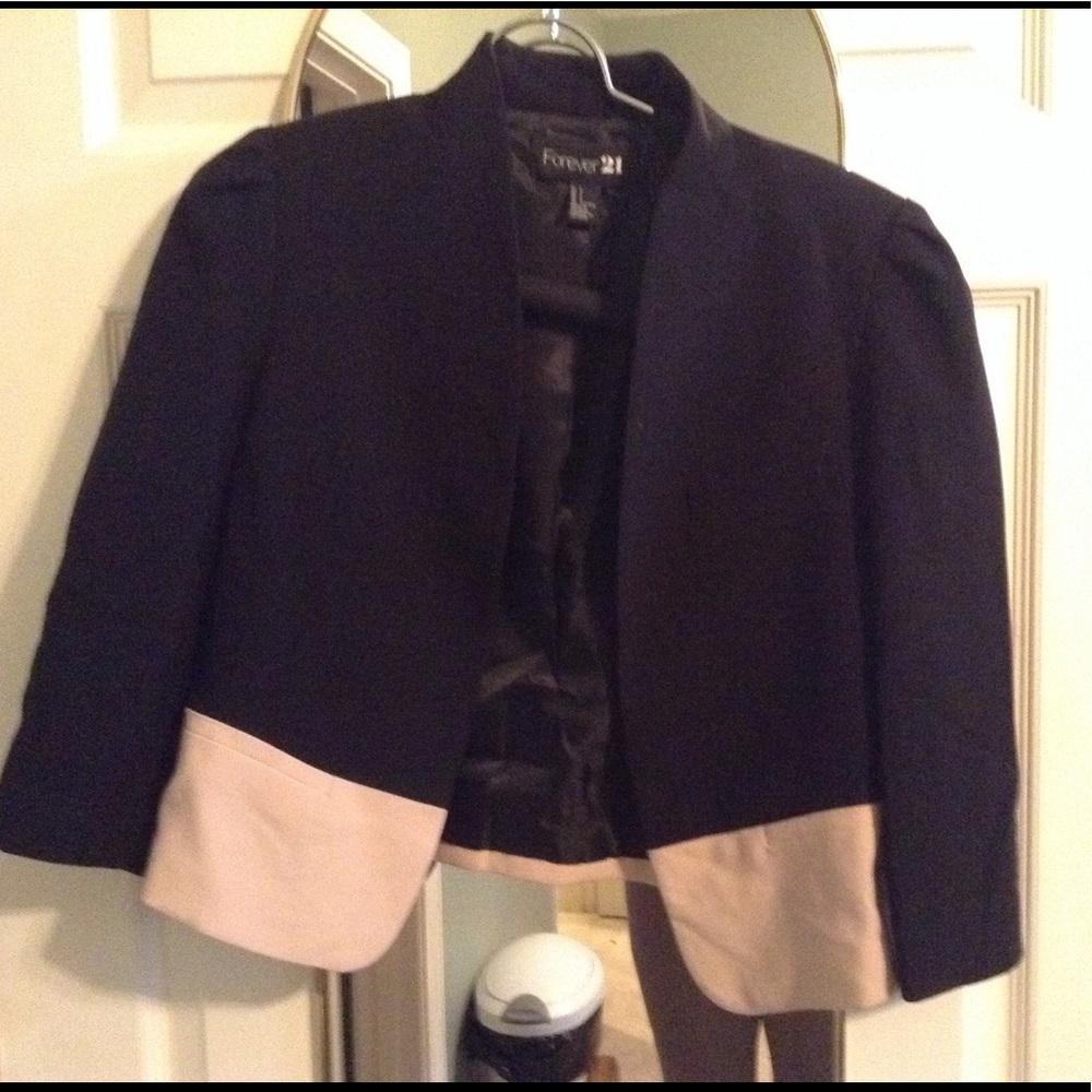 Forever 21 cropped blazer