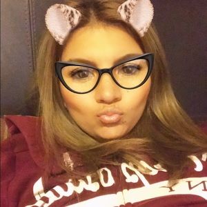 Meet your Posher, Raquel