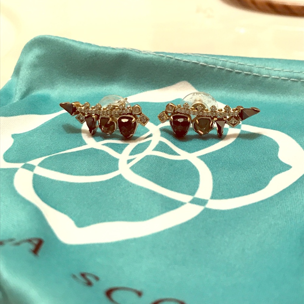 NWOT Kendra Scott Clarissa Ear Climbers