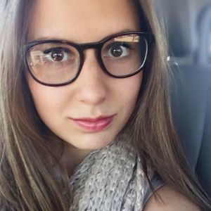 Meet your Posher, Hannah