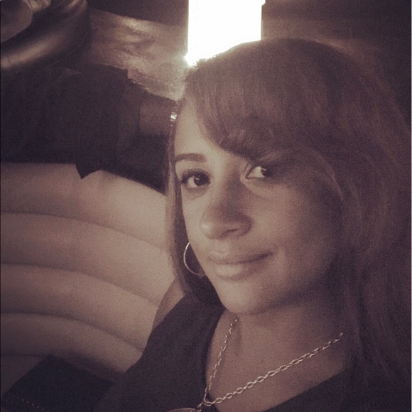 Meet your Posher, Claudette - Picture 1 of 1