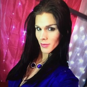 Meet your Posher, Isabella