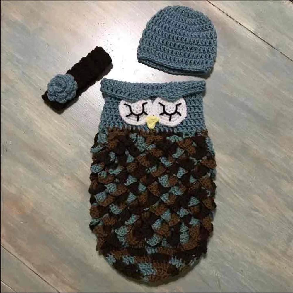 Crochet newborn owl cocoon