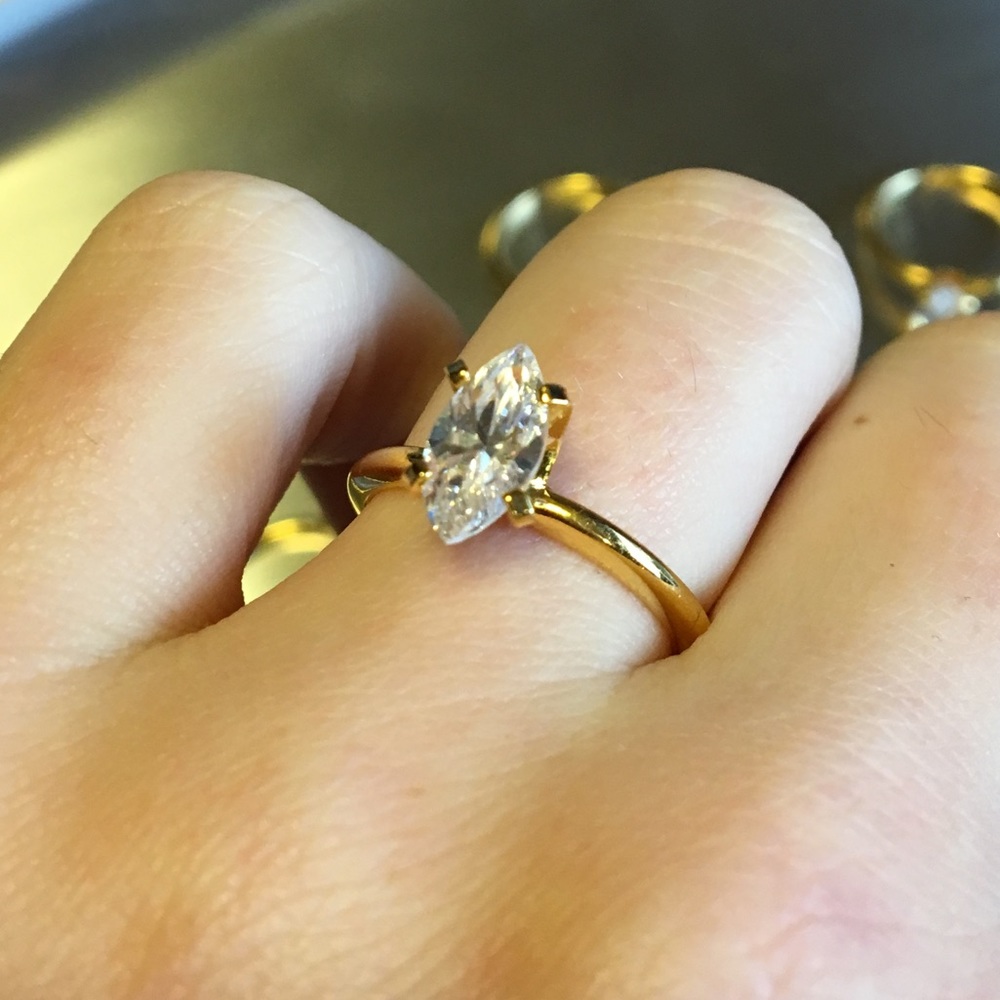 🛍 Gold Tone Faux Diamond Crystal Costume Ring