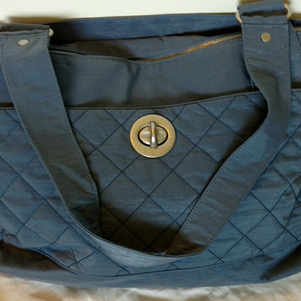 Baggalini large travel bag