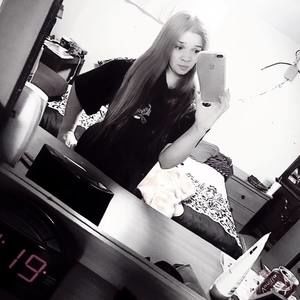 Meet your Posher, Crystal