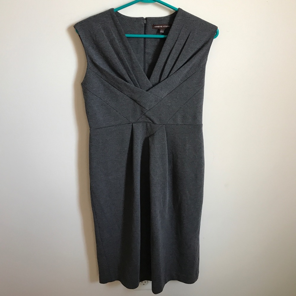 Sleeveless gray dress