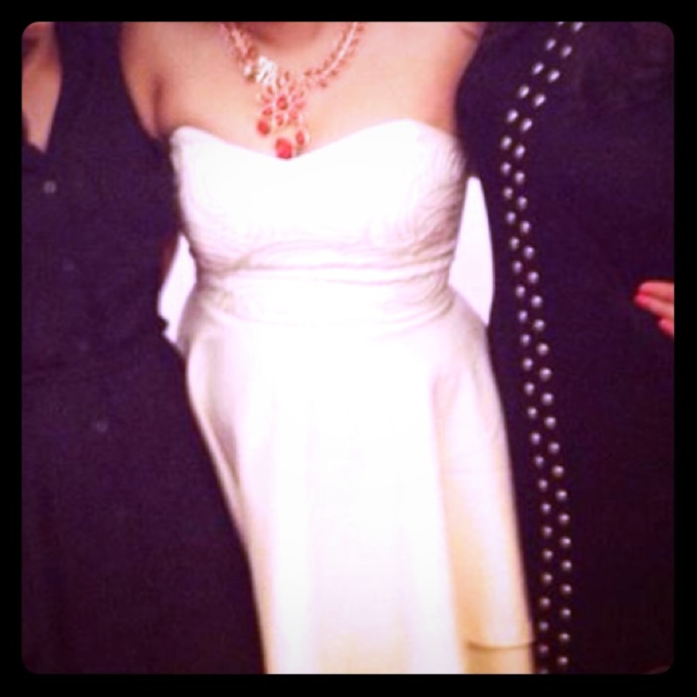 Forever 21 Sweetheart Strapless Cream Dress