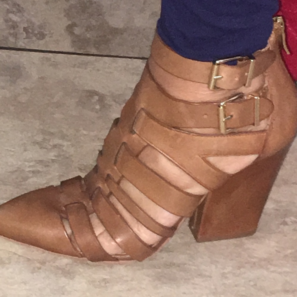 BCBGeneration Gladiators sz7