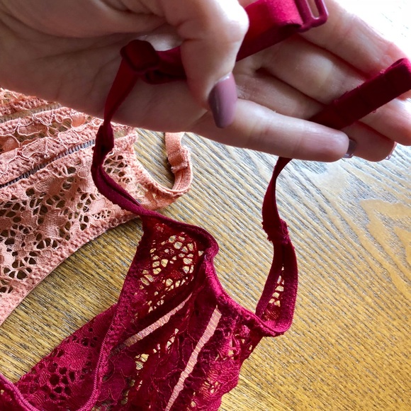 💋Two Victoria’s Secret Very Sexy Bralettes size S - Picture 4 of 6