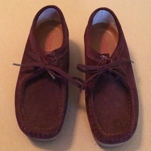 Clark wallabee shoes. Merlot colored