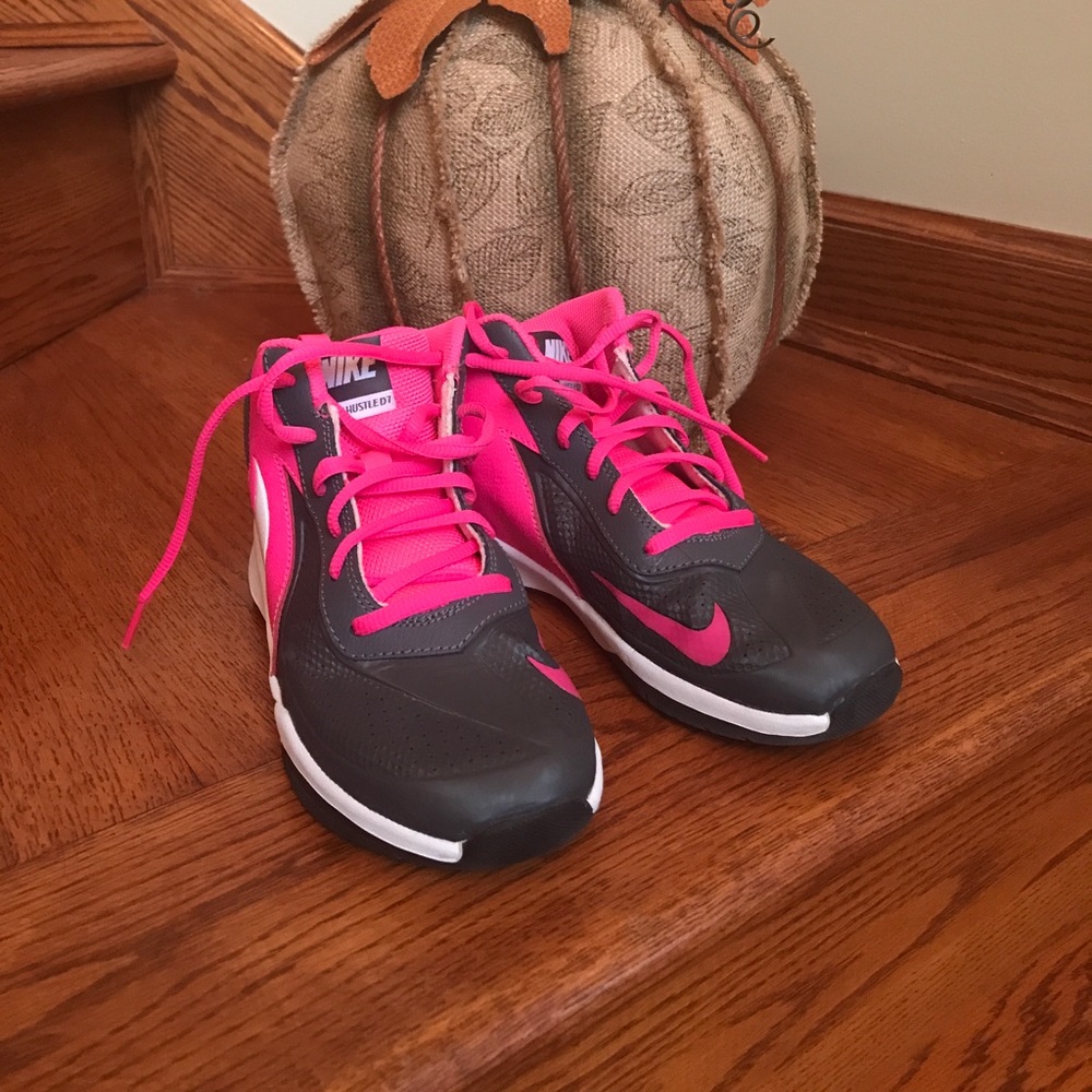 Nike girls basketball shoes