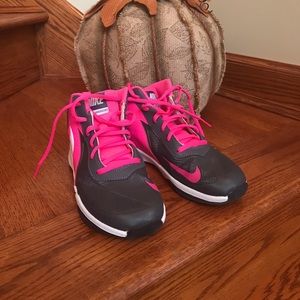 Nike girls basketball shoes