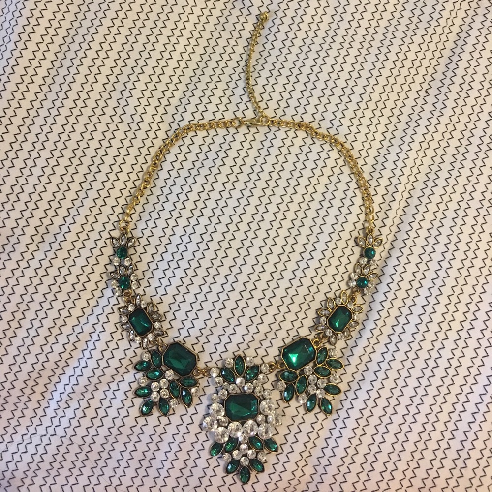 Statement necklace perfect!