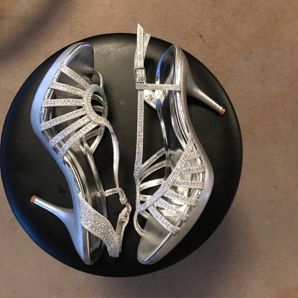 Silver Slipper 9 1/2 heels