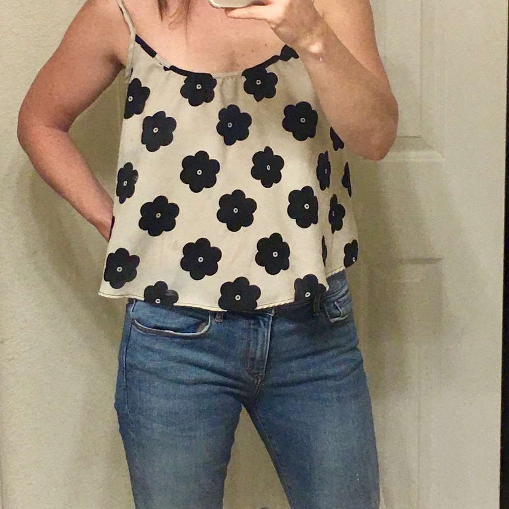 Black & Tan : floral print loose crop top