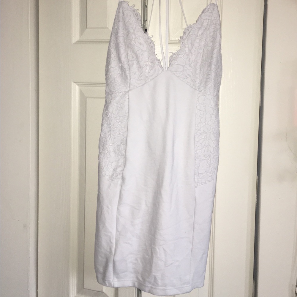 White lace bodycon dress